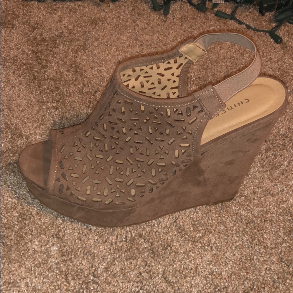 Taupe wedges